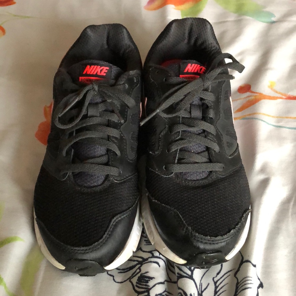 Nike downthrifter running shoes